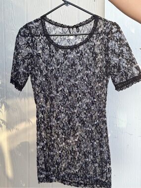 BKE Black Sheer Lace Floral women’s Top. M